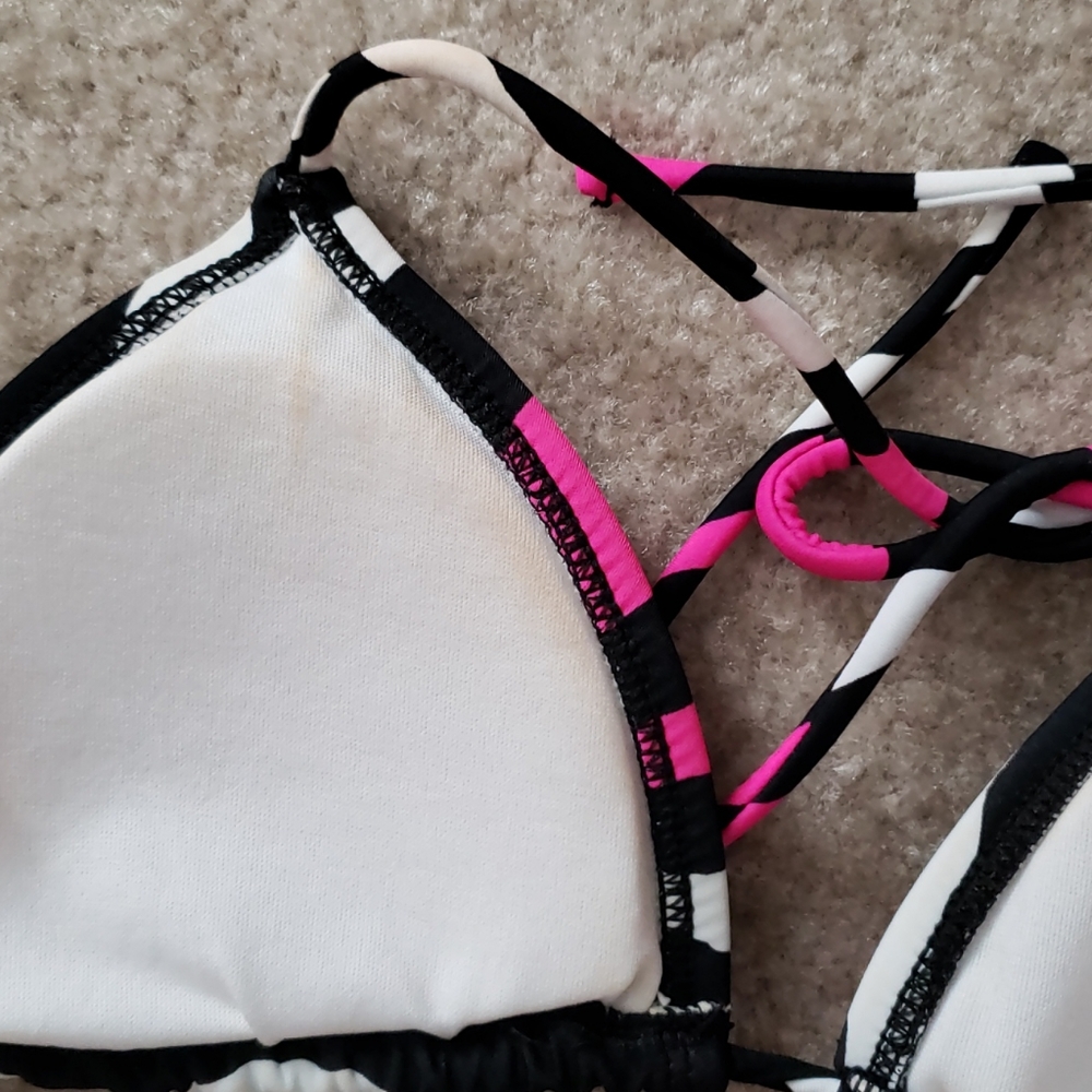 String bikini set - Picture 3 of 3